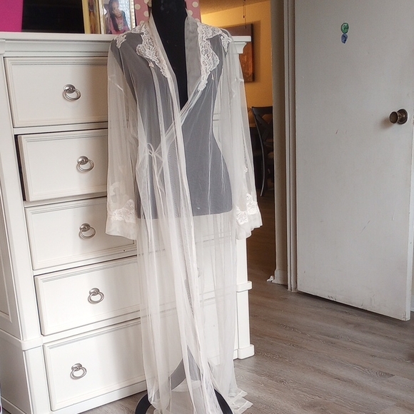 Victoria's Secret Sheer Cream Lace Robe - Picture 1 of 5